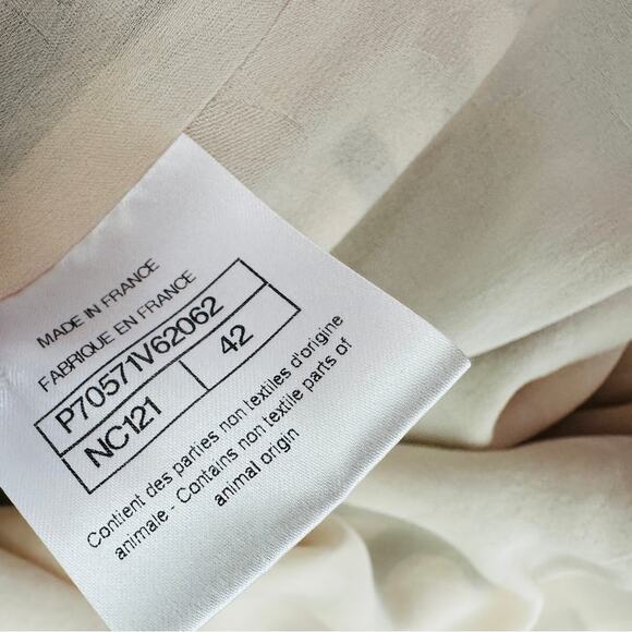 NWT Chanel 100% Silk Ecru Multi-Color Chanel Logo Jacket 42 / L - Picture 12 of 16